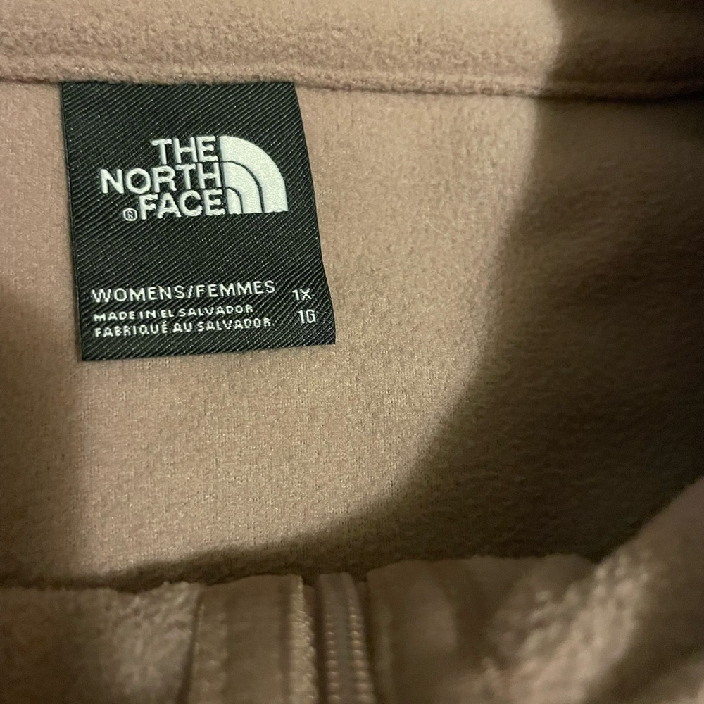 EUC Women’s 1X 1/4 Zip Pullover Lightweight in a Light blush color - Picture 5 of 9